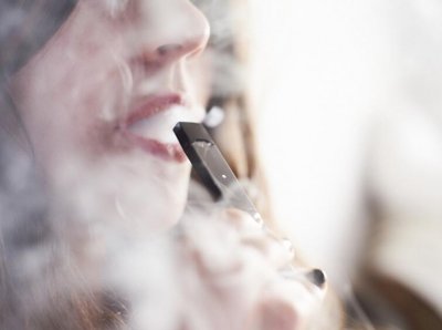 电子烟比香烟毒7倍会导致多种癌症 很多中国人却还在用
