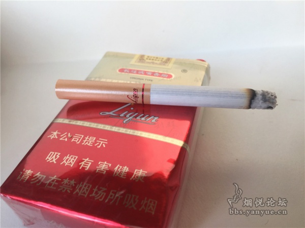 利群(软红长嘴)品鉴:比红利群好抽 但比不上蓝利群