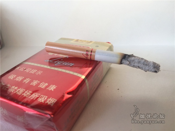 利群(软红长嘴)品鉴:比红利群好抽 但比不上蓝利群