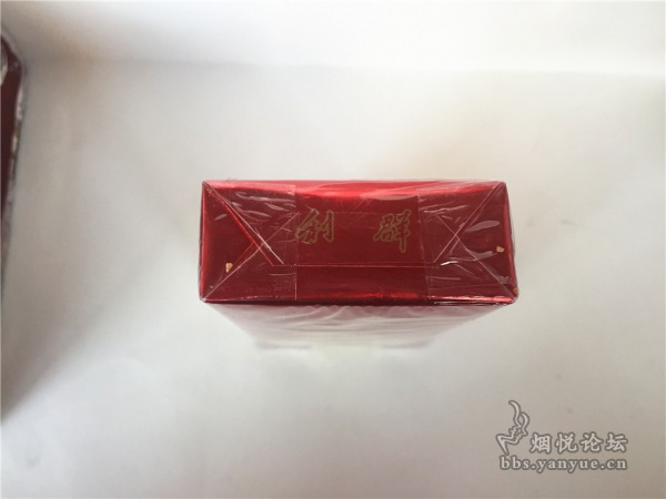 利群(软红长嘴)品鉴:比红利群好抽 但比不上蓝利群