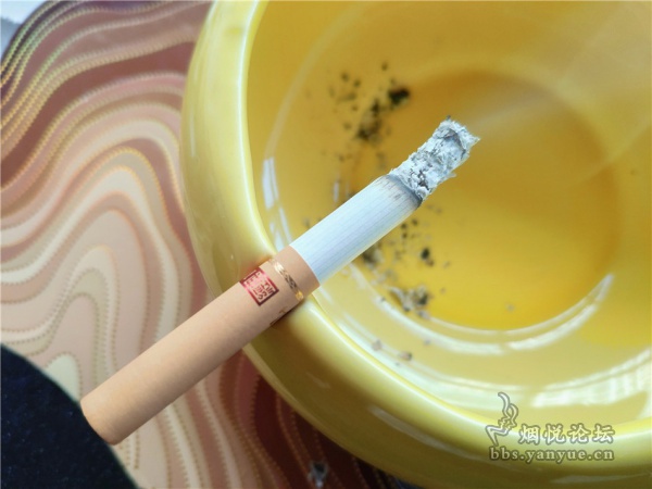 红塔山经典100专供出口品鉴:优于内销版 味道更醇厚 满足感强