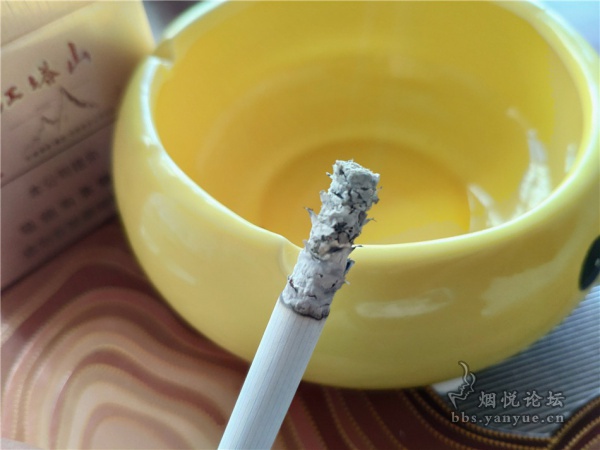 红塔山经典100专供出口品鉴:优于内销版 味道更醇厚 满足感强