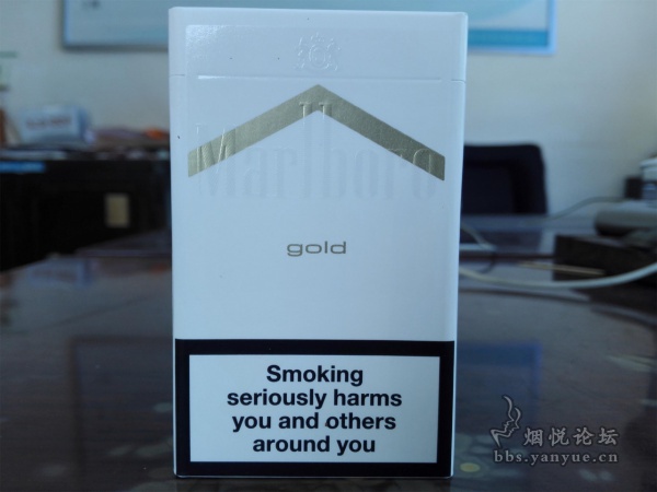好抽非洲烟:埃塞俄比亚斯亚贝巴免税硬包白金色万宝路品评