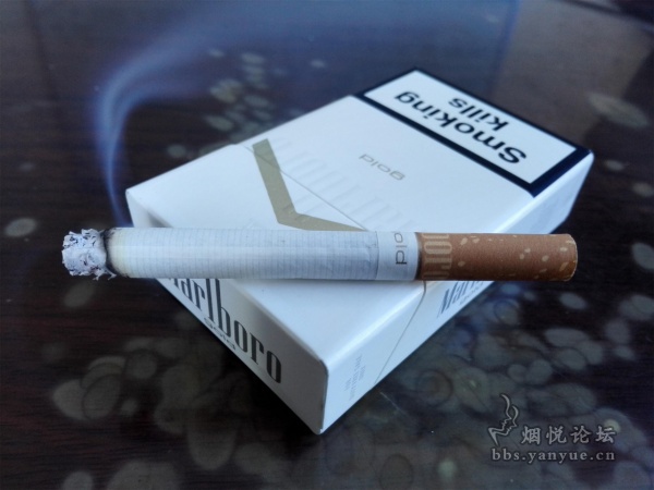 好抽非洲烟:埃塞俄比亚斯亚贝巴免税硬包白金色万宝路品评