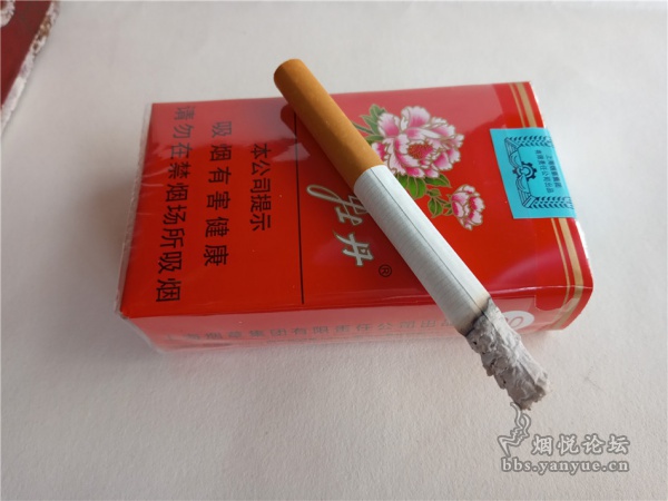 软包牡丹香烟评测:烟气不醇厚 无梅子香 但对得起10元的价格
