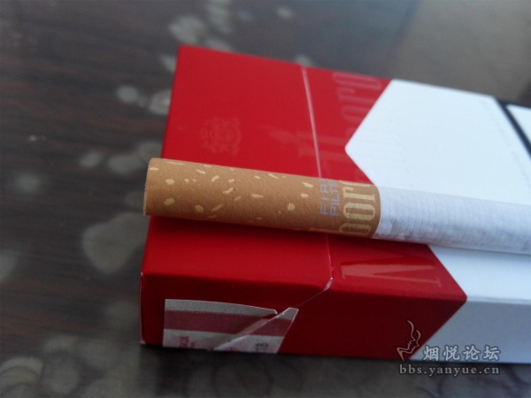 100S完税版塞尔维亚红色硬包万宝路(CN码)品评
