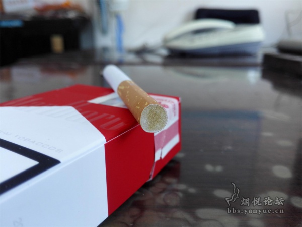 100S完税版塞尔维亚红色硬包万宝路(CN码)品评