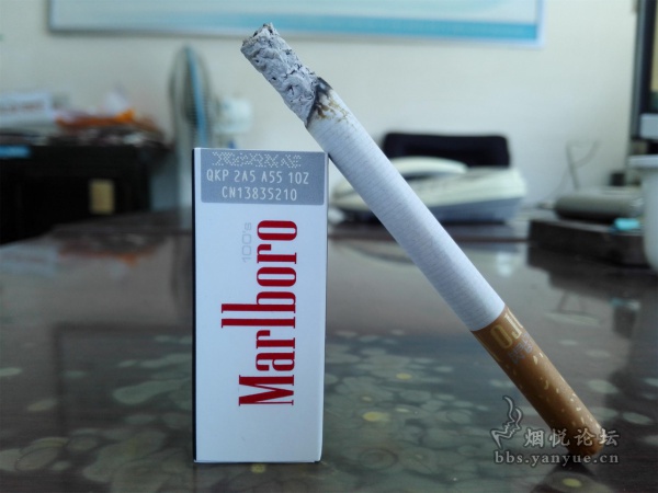 100S完税版塞尔维亚红色硬包万宝路(CN码)品评