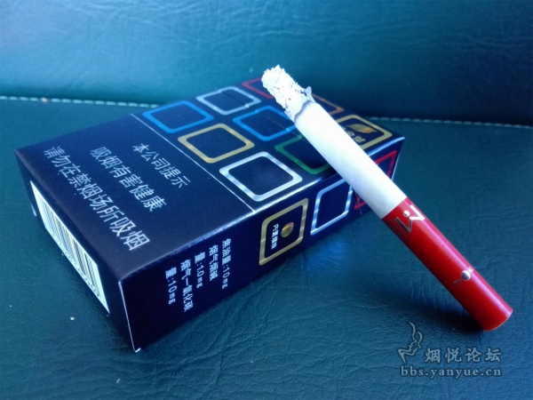 黄金叶(大M)品鉴:陈皮味爆珠设计 包装五彩斑斓吸引非主流烟民
