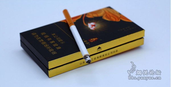 泰山(香缘)细支品鉴:沉香与烟草本香结合天衣无缝