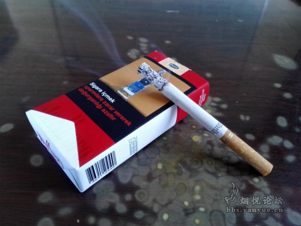 土耳其(完税版TA码)100S软红万宝路评测:味道雅润鲜爽 香气均匀自如