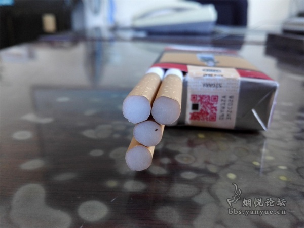 土耳其(完税版TA码)100S软红万宝路评测:味道雅润鲜爽 香气均匀自如