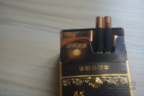 云烟(黑金印象)品鉴:颠覆传统 设计惊艳 爆珠加强烟香