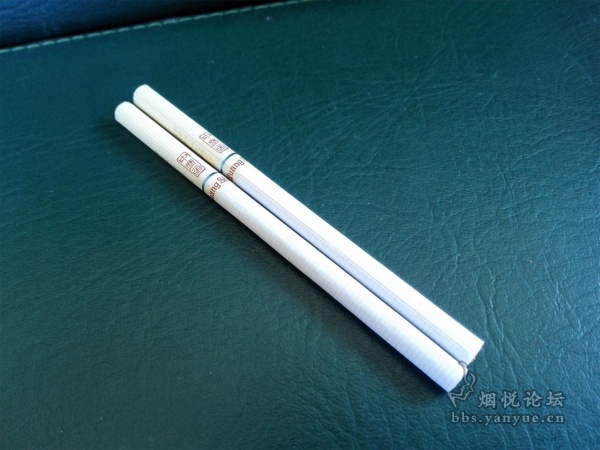 黄山(中国画)最新版细支烟品鉴:包装简洁素雅 口感甜润适口