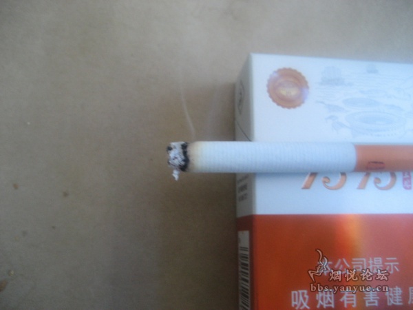 土楼(1575)品鉴:这款20元价位的香烟你会买吗?