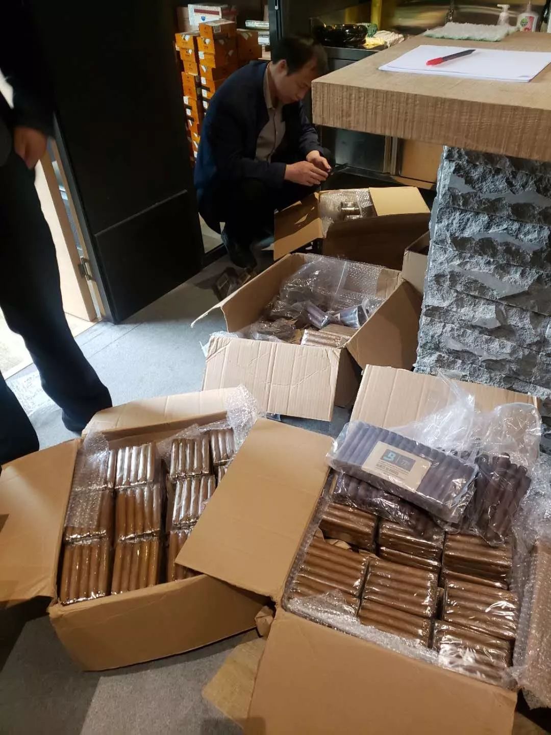 查获假烟、假酒1000余万元,特大假烟案惊爆烟酒店!