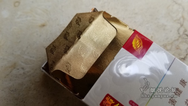 黄金叶小黄金包装口感品鉴:调香偏向自然清新 吃味饱满柔和 品吸过程比较愉悦