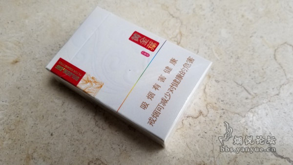 黄金叶小黄金包装口感品鉴：调香偏向自然清新 吃味饱满柔和 品吸过程比较愉悦