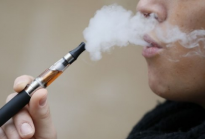 阿拉斯加州青少年吸电子烟也成“流行病”