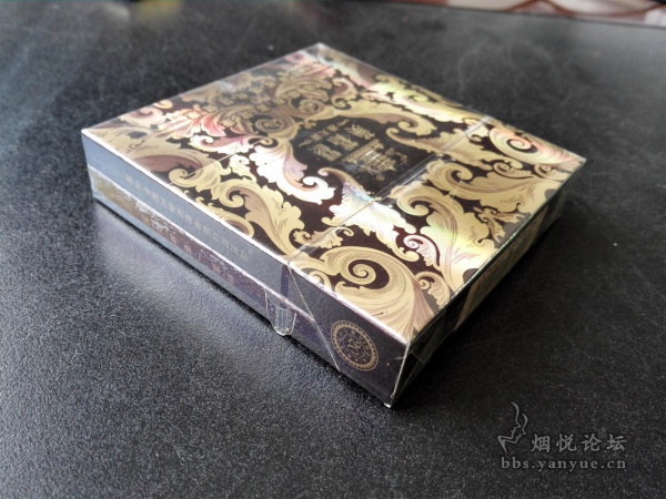 【口感品鉴】硬盒宽版黄鹤楼漫天游好抽吗?烟气流畅度一般,香气教弱