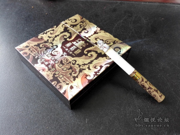【口感品鉴】硬盒宽版黄鹤楼漫天游好抽吗?烟气流畅度一般,香气教弱