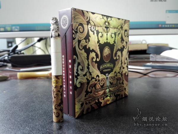 【口感品鉴】硬盒宽版黄鹤楼漫天游好抽吗?烟气流畅度一般,香气教弱