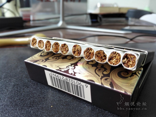 【口感品鉴】硬盒宽版黄鹤楼漫天游好抽吗?烟气流畅度一般,香气教弱