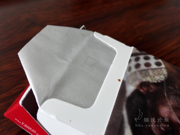 自产自销塞内加尔万宝路(硬红)品评:吸食顺畅 味道细腻 香气均匀