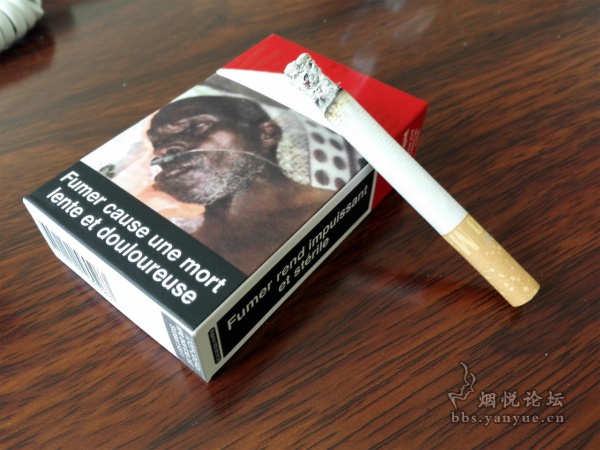 自产自销塞内加尔万宝路(硬红)品评:吸食顺畅 味道细腻 香气均匀