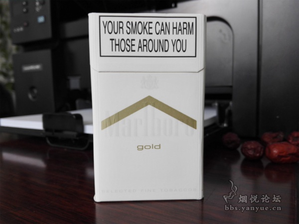 南非免税万宝路(CN码硬白金)评测:灼热感不强,刺激性很小
