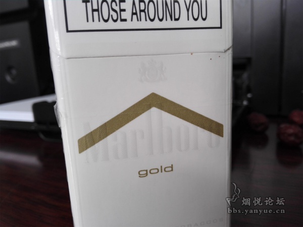 南非免税万宝路(CN码硬白金)评测:灼热感不强,刺激性很小