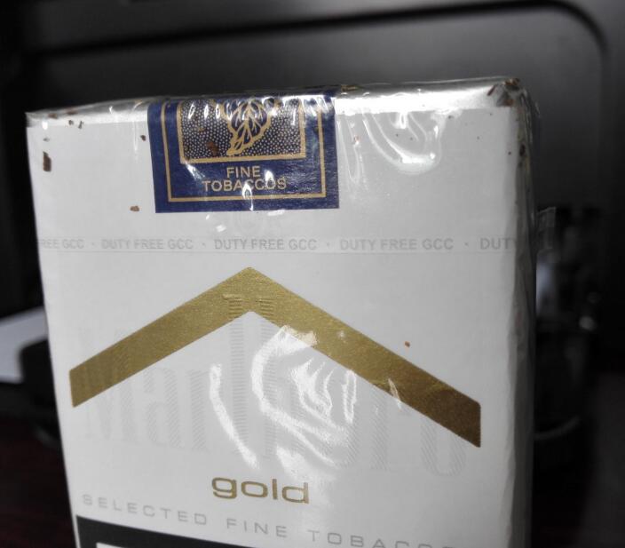 塞尔维亚生产(CN码)的软白金万宝路品鉴:吸食过程自然协调 气味纯净无呛痒和灼热感