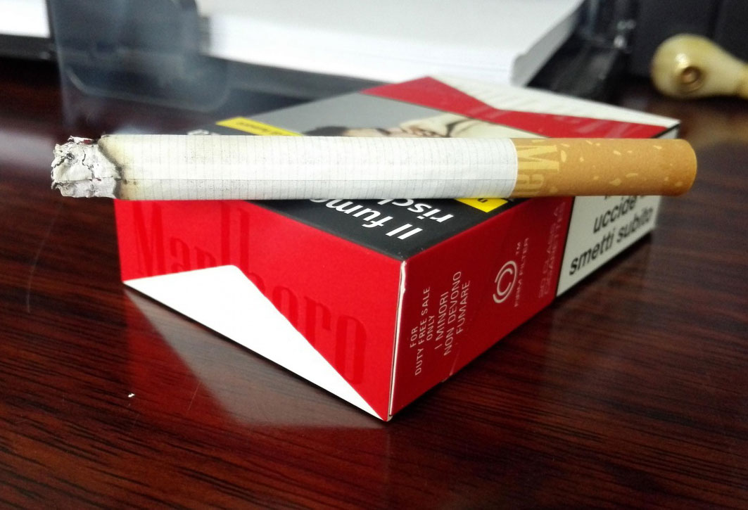 免税万宝路意大利(硬红LA码)品鉴