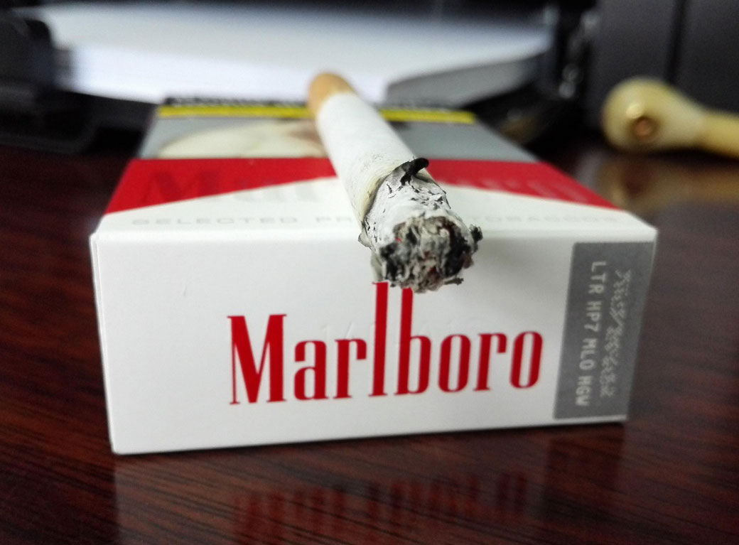 免税万宝路意大利(硬红LA码)品鉴