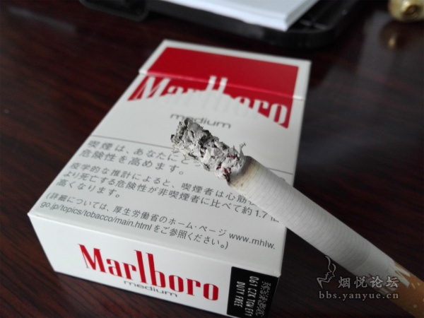 日本万宝路(硬包中醇红)品鉴:整体品质中等,满足感一般但味道很纯净