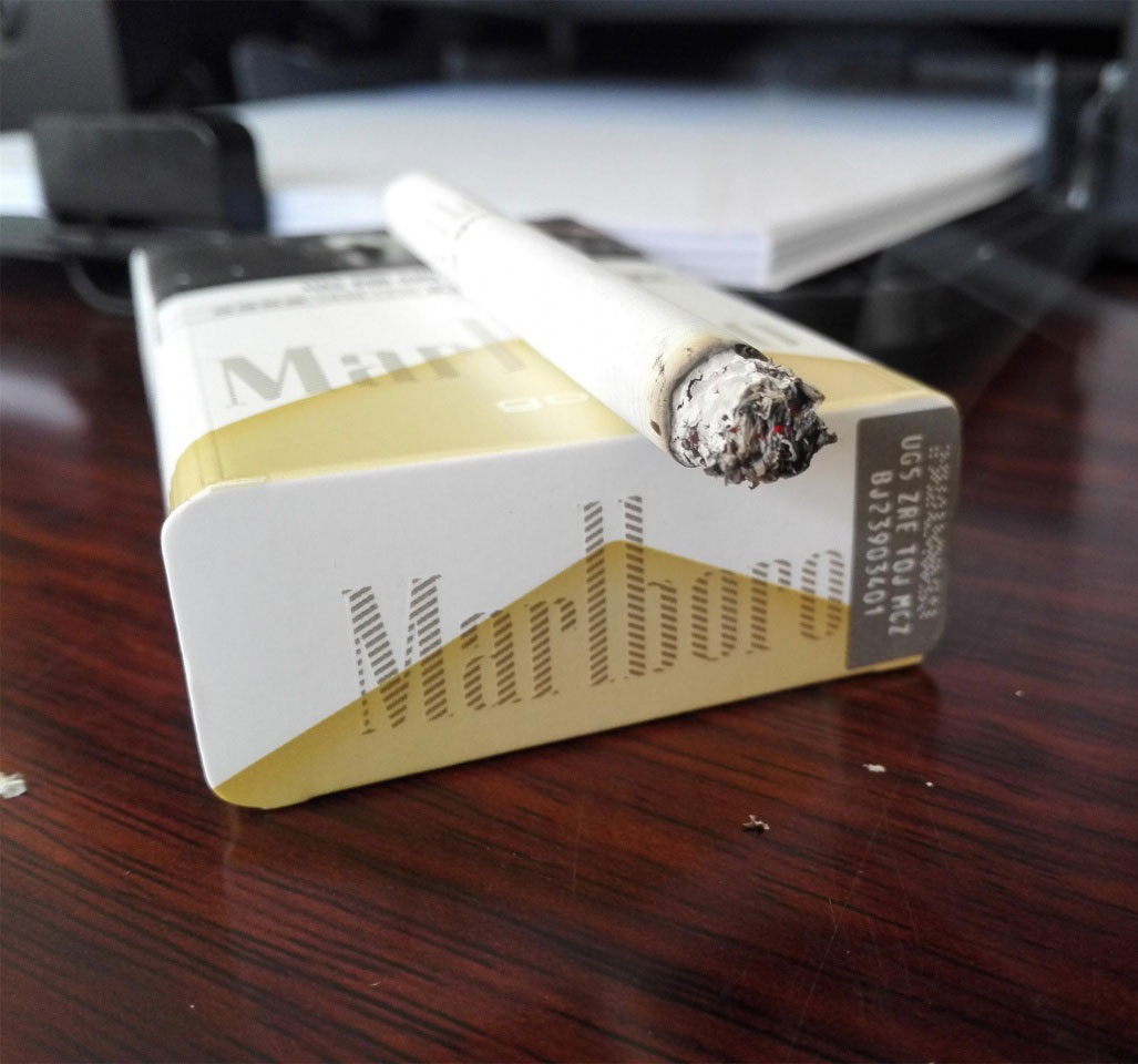 免税版澳门万宝路(硬黄金)