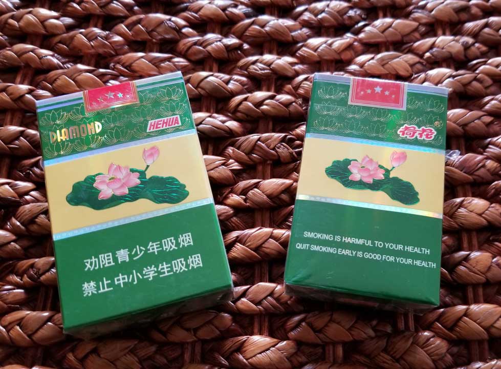 出口版免税软包荷花vs内销硬盒版荷花:吃味风格基本一致