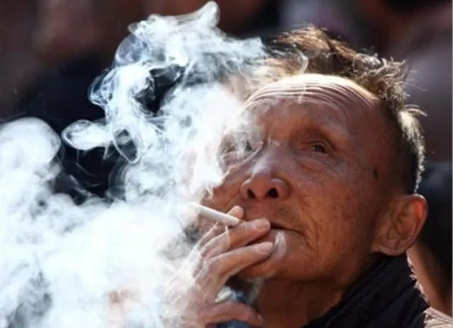 【真相揭秘】吸烟有害，但许多烟民为何活的很长寿？