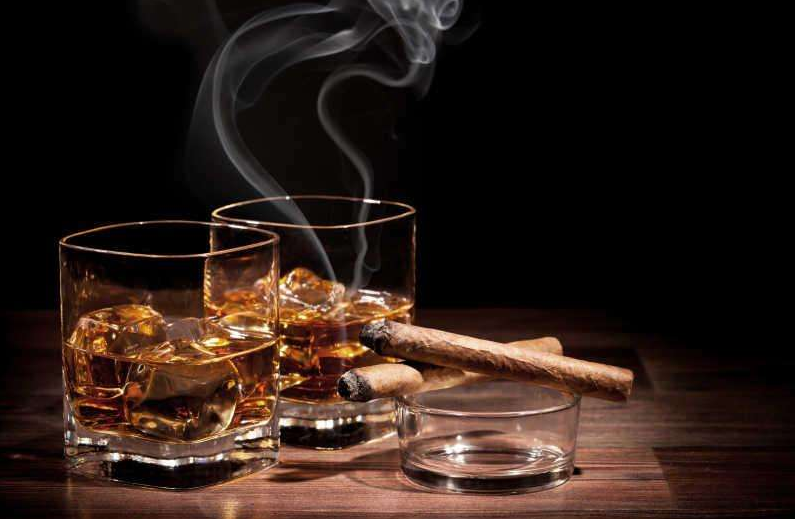 当雪茄遇上酒会产生怎样的化学反应呢?