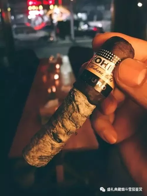 持灰攻略:聊聊雪茄烟灰