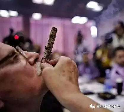 持灰攻略:聊聊雪茄烟灰