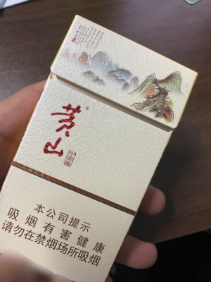 黄鹤楼银紫(黄鹤楼14元银紫色的叫什么)